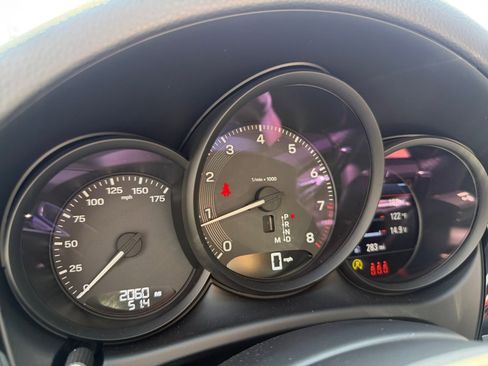 Certified 2026 Porsche Macan AWD/4WD image 15