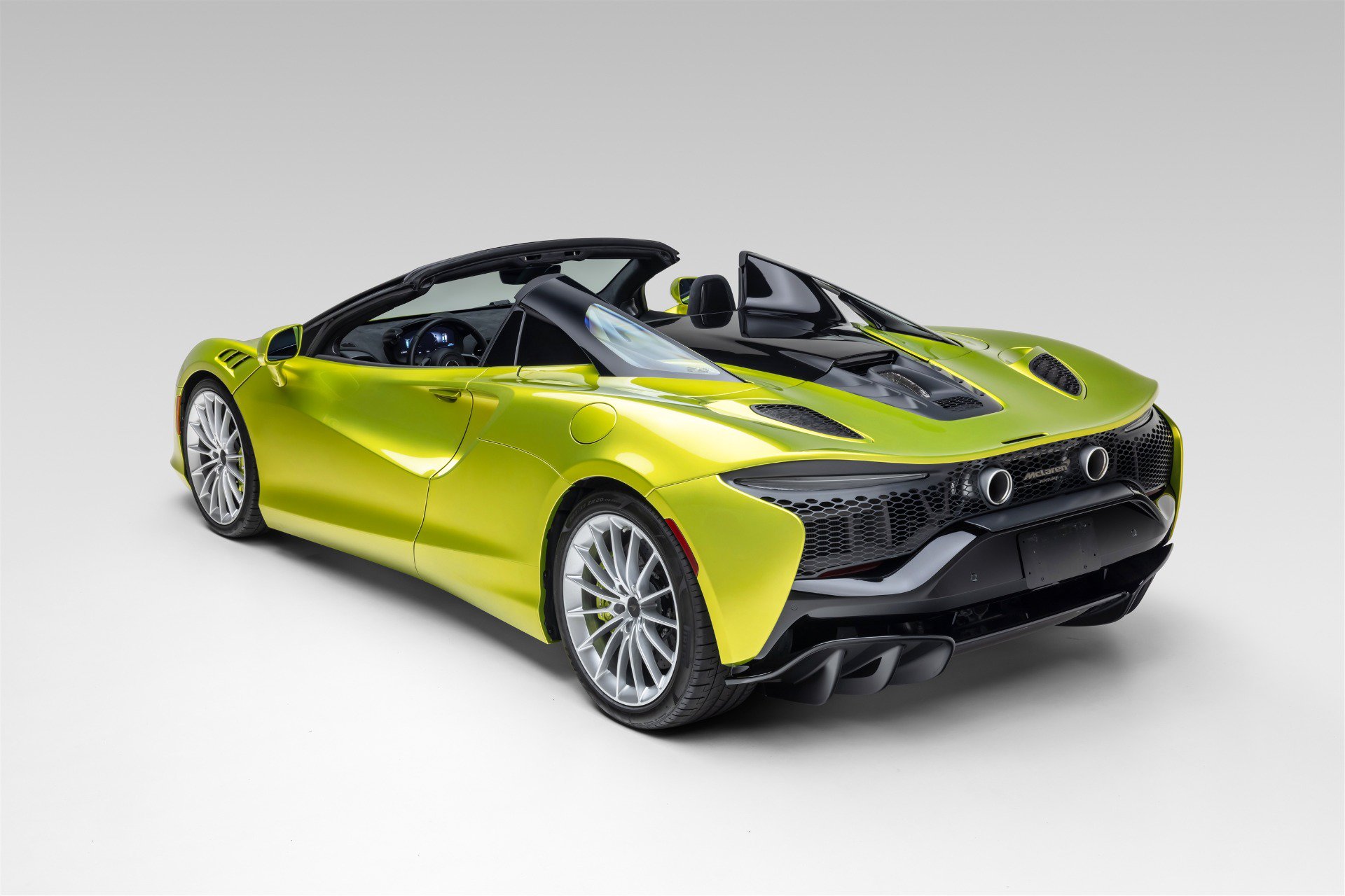 Used 2025 McLaren Artura Spider RWD image 11