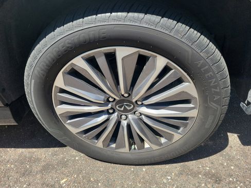 Certified 2025 INFINITI QX80 Luxe AWD/4WD image 5