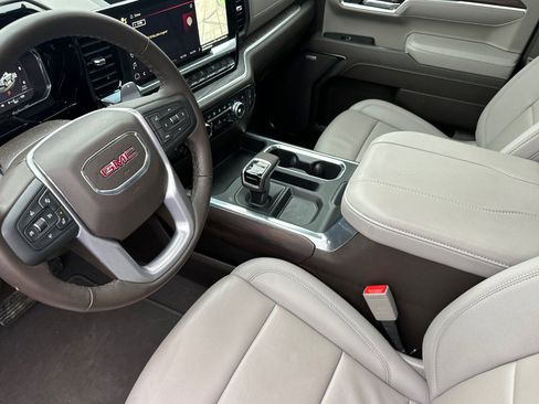 Used 2025 GMC Sierra 1500 SLT w/ SLT Premium Plus Package image 9