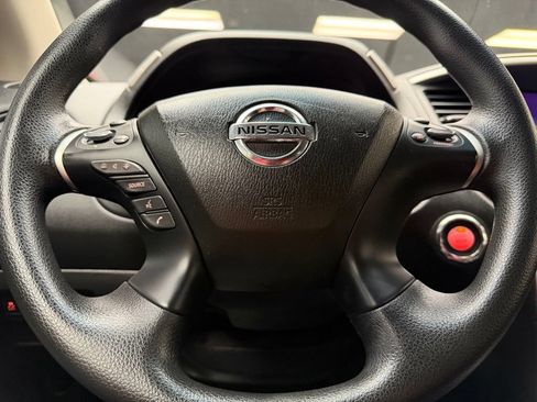 Used 2020 Nissan Pathfinder S AWD/4WD image 23