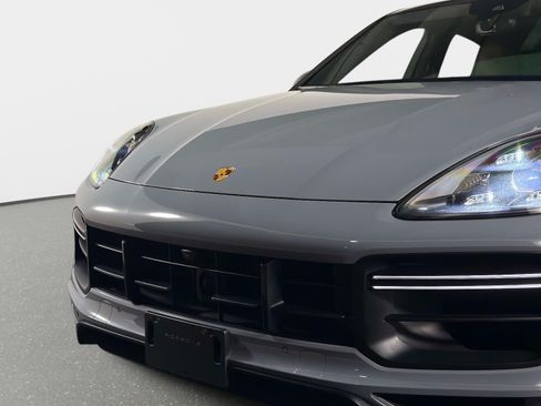 Used 2023 Porsche Cayenne Turbo GT AWD/4WD image 11