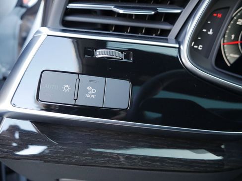 Used 2025 Audi Q7 3.0T Premium Plus image 46