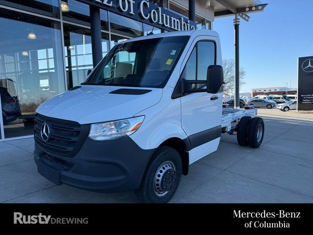 Used 2024 Mercedes-Benz Sprinter 4500 image 1