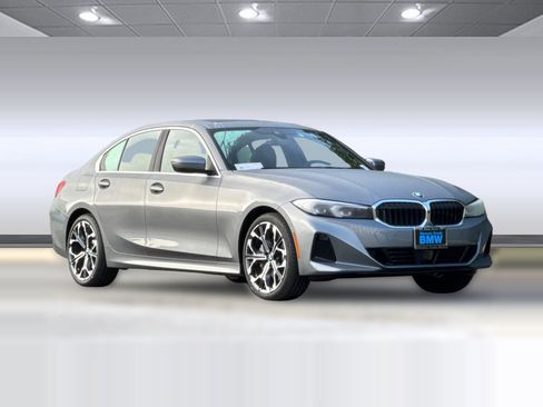 Used 2026 BMW 330i Sedan w/ Premium Package RWD image 7