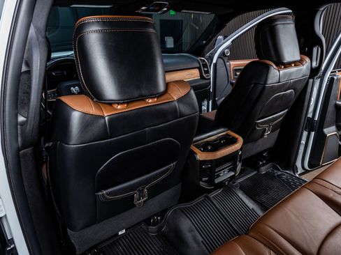 Used 2024 RAM 2500 Limited w/ Safety Group image 33