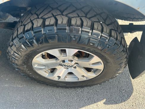 Used 2009 Suzuki Equator Sport image 25