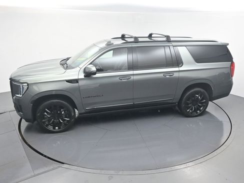 Used 2023 GMC Yukon XL Denali image 29