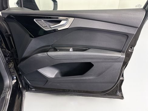 Used 2023 Audi Q4 e-tron Premium Plus image 34