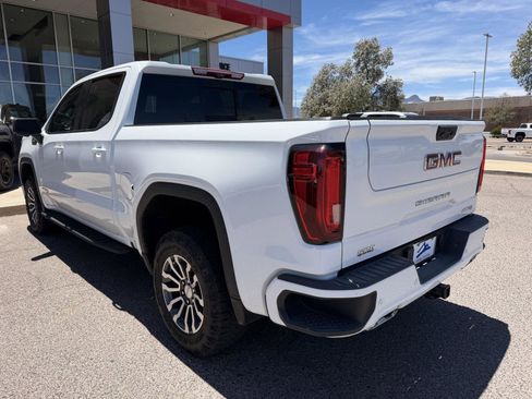 Used 2023 GMC Sierra 1500 AT4 w/ AT4 Premium Package AWD/4WD image 4