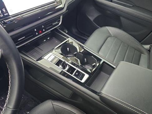 Certified 2025 Volkswagen Atlas SEL AWD/4WD image 26