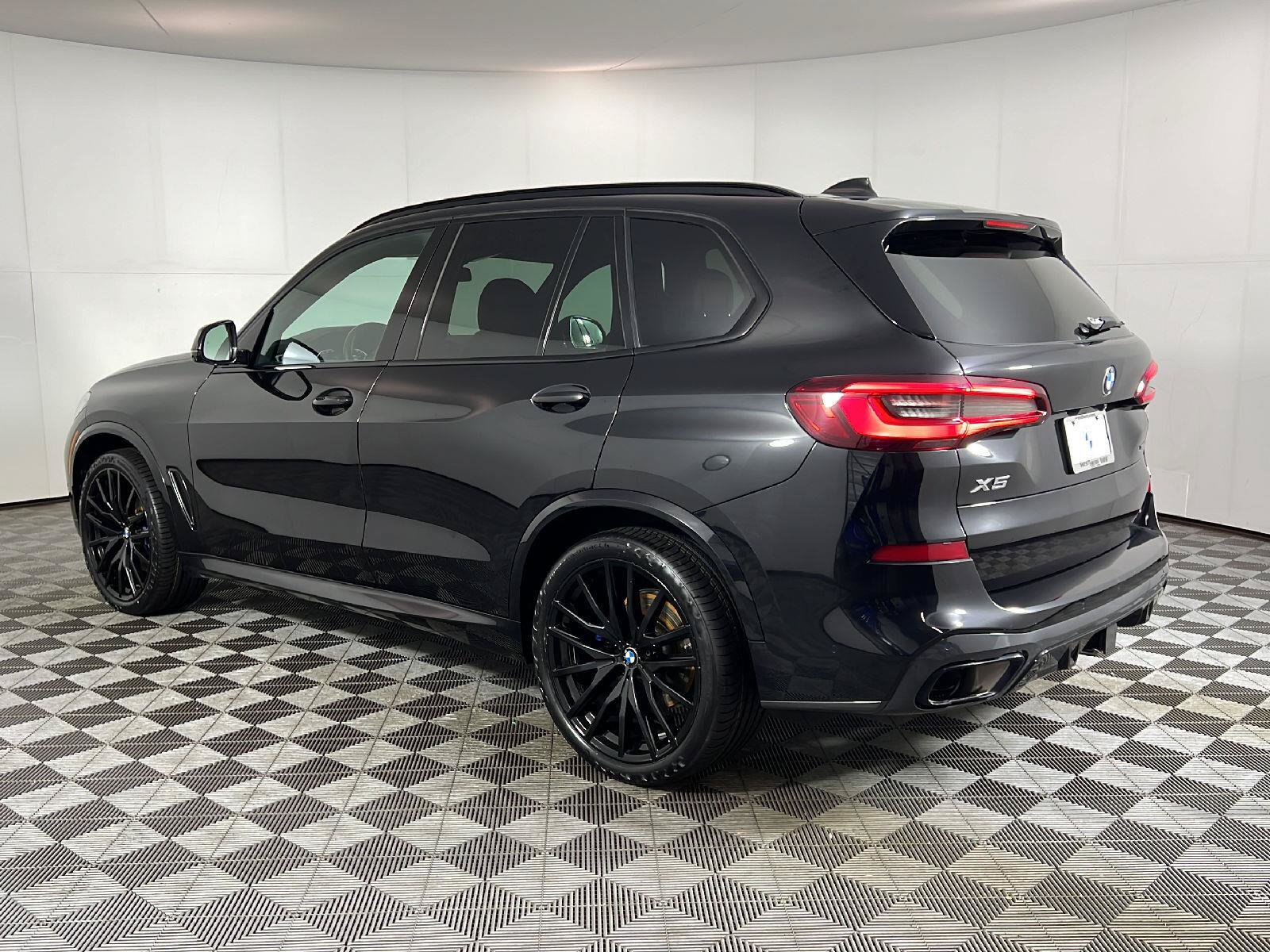 Used 2023 BMW X5 xDrive40i w/ M Sport Package AWD/4WD image 9