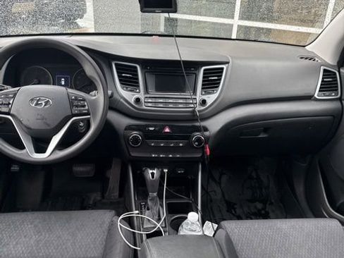 Used 2017 Hyundai Tucson SE image 12