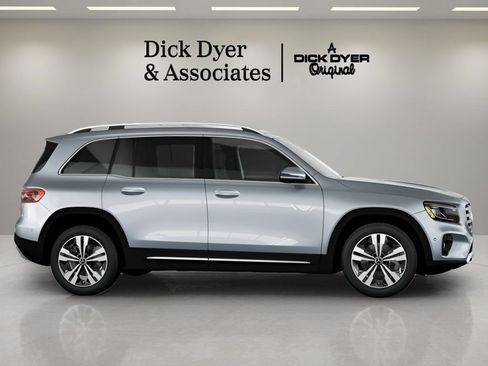 Used 2026 Mercedes-Benz GLB 250 image 4