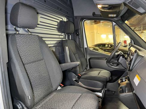 Used 2026 Mercedes-Benz Sprinter 2500 image 13
