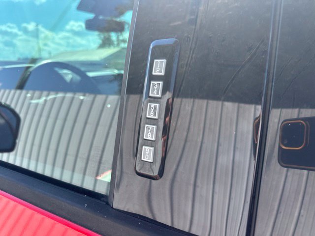 Used 2018 Ford F150 Lariat w/ Equipment Group 502A Luxury RWD image 10