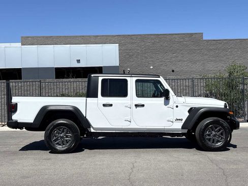 New 2025 Jeep Gladiator Sport image 10
