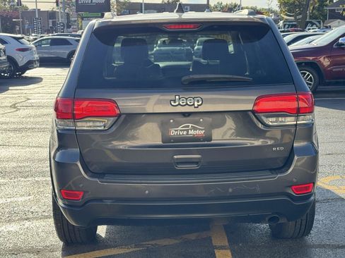 Used 2019 Jeep Grand Cherokee Laredo image 16
