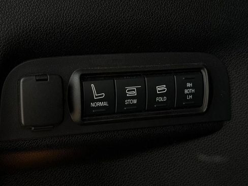 Used 2017 Ford Explorer Platinum AWD/4WD image 29