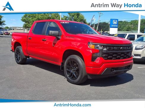 Used 2022 Chevrolet Silverado 1500 Custom w/ LPO, Dark Essentials Package AWD/4WD image 1