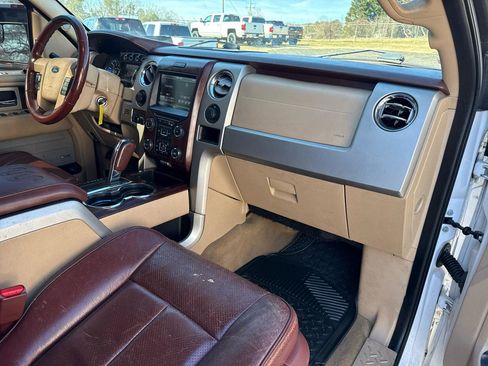 Used 2014 Ford F150 King Ranch w/ King Ranch Luxury Package image 16