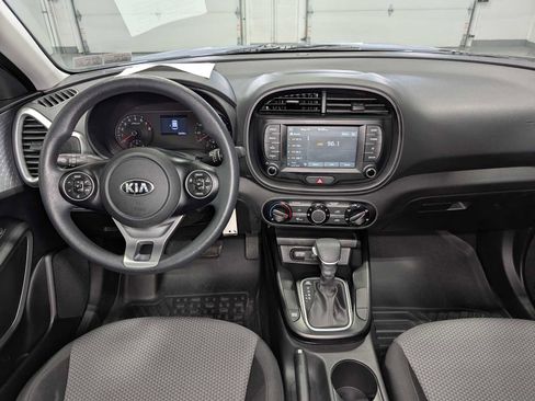 Used 2020 Kia Soul LX FWD image 17