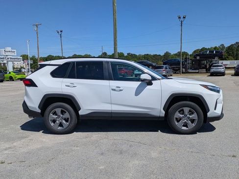 Used 2024 Toyota RAV4 XLE FWD image 2