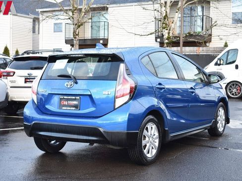 Used 2017 Toyota Prius C One image 5