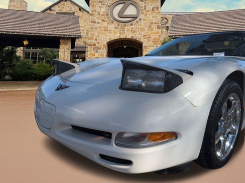 Used 2002 Chevrolet Corvette Convertible w/ Preferred Equipment Group2 RWD image 18