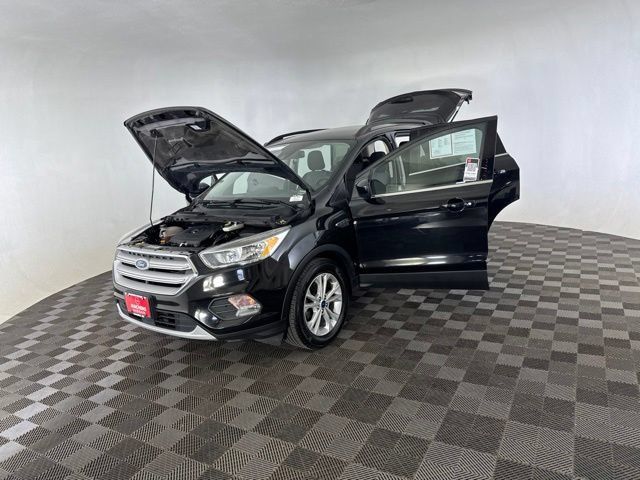 Used 2018 Ford Escape SE w/ Ford Safe & Smart Package FWD image 10