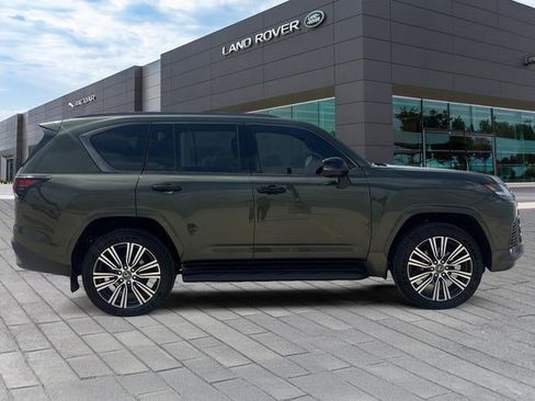 Used 2025 Lexus LX 700h Luxury w/ Appearance Package AWD/4WD image 6