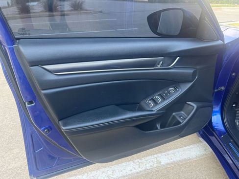 Used 2018 Honda Accord Sport image 13