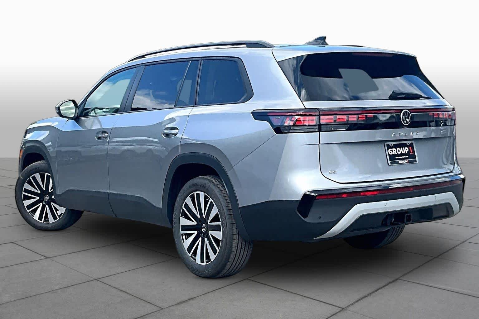 New 2027 Volkswagen Atlas SE FWD image 12