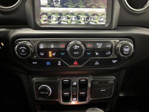 Used 2023 Jeep Wrangler Unlimited Sahara w/ Cold Weather Group image 18