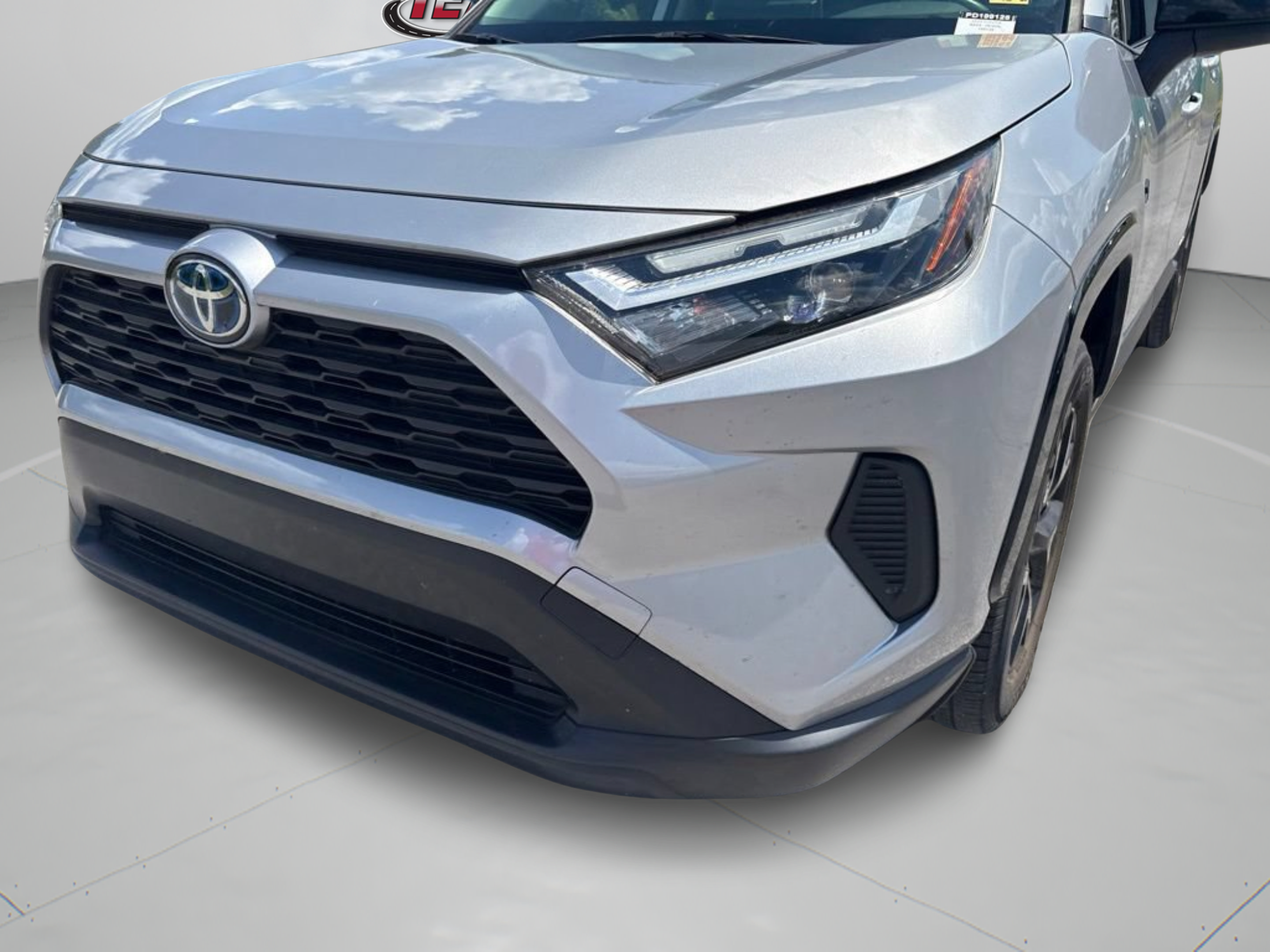 Certified 2023 Toyota RAV4 LE AWD/4WD image 6