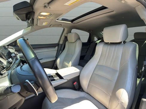Used 2018 Honda Accord Touring image 26