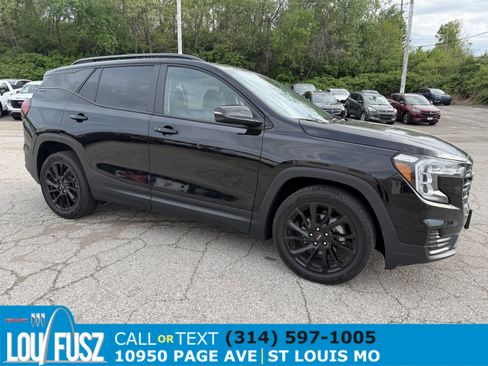 Used 2024 GMC Terrain SLE w/ Elevation Edition image 1