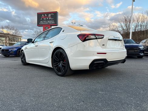 Used 2022 Maserati Ghibli Modena Q4 image 4