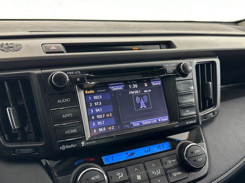 Used 2016 Toyota RAV4 XLE AWD/4WD image 38