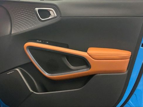 Used 2025 Kia Soul EX image 24