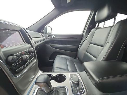 Used 2018 Jeep Grand Cherokee Limited image 10