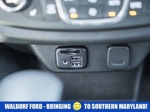 Used 2023 Chevrolet Traverse LT w/ LT Premium Package AWD/4WD image 28