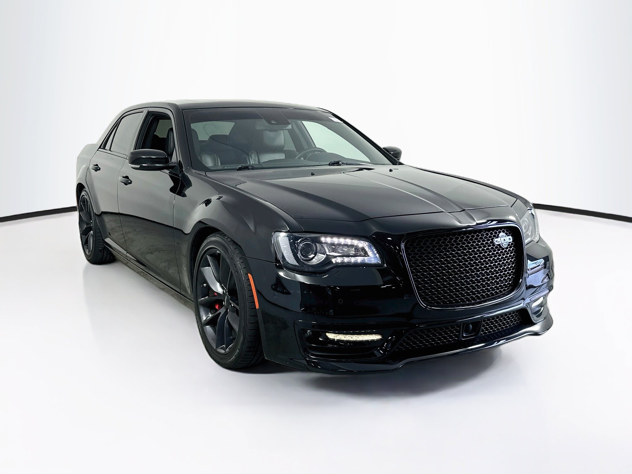 Used 2023 Chrysler 300 C RWD image 3
