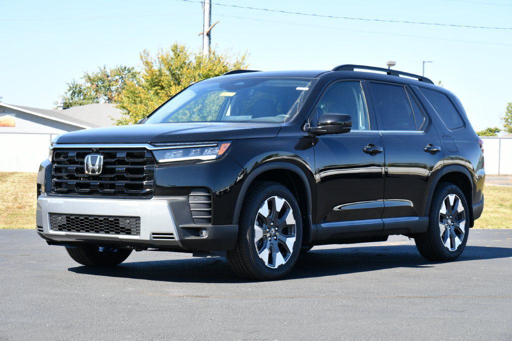 New 2026 Honda Pilot Touring image 3