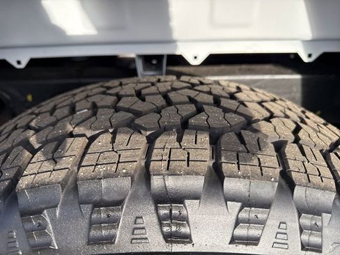 Used 2025 GMC Sierra 1500 Elevation image 36