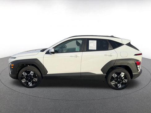 Used 2025 Hyundai Kona SEL image 9
