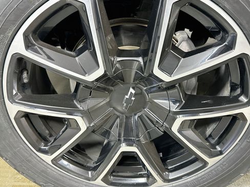 Used 2022 Chevrolet Tahoe RST RWD image 34