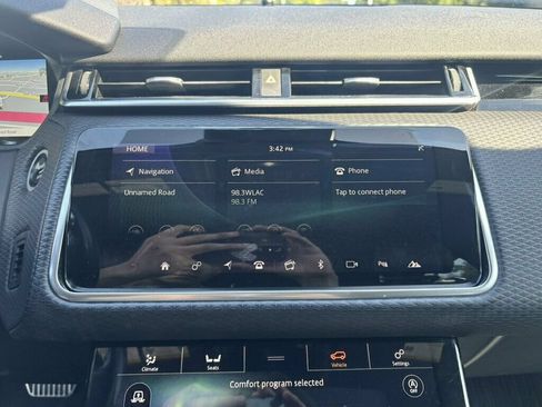 Used 2018 Land Rover Range Rover Velar R-Dynamic SE AWD/4WD image 33