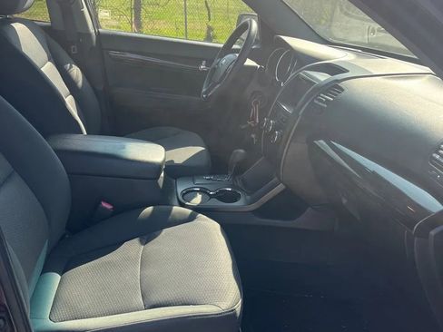 Used 2013 Kia Sorento LX image 7
