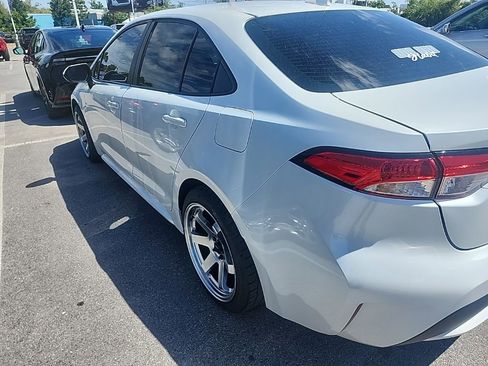 Used 2022 Toyota Corolla LE image 16